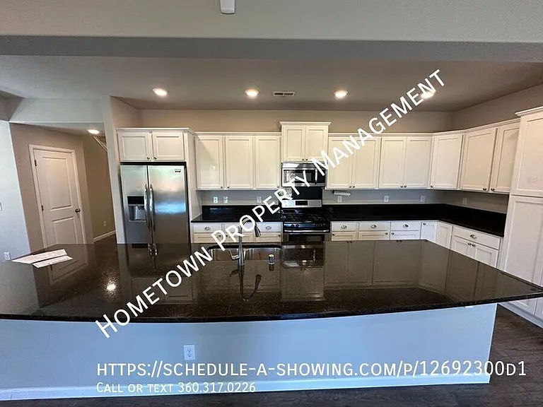 3332 Juno Ct NE — Photo 12