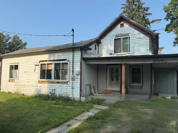 307 N Main St, Kingsbury, IN 46345