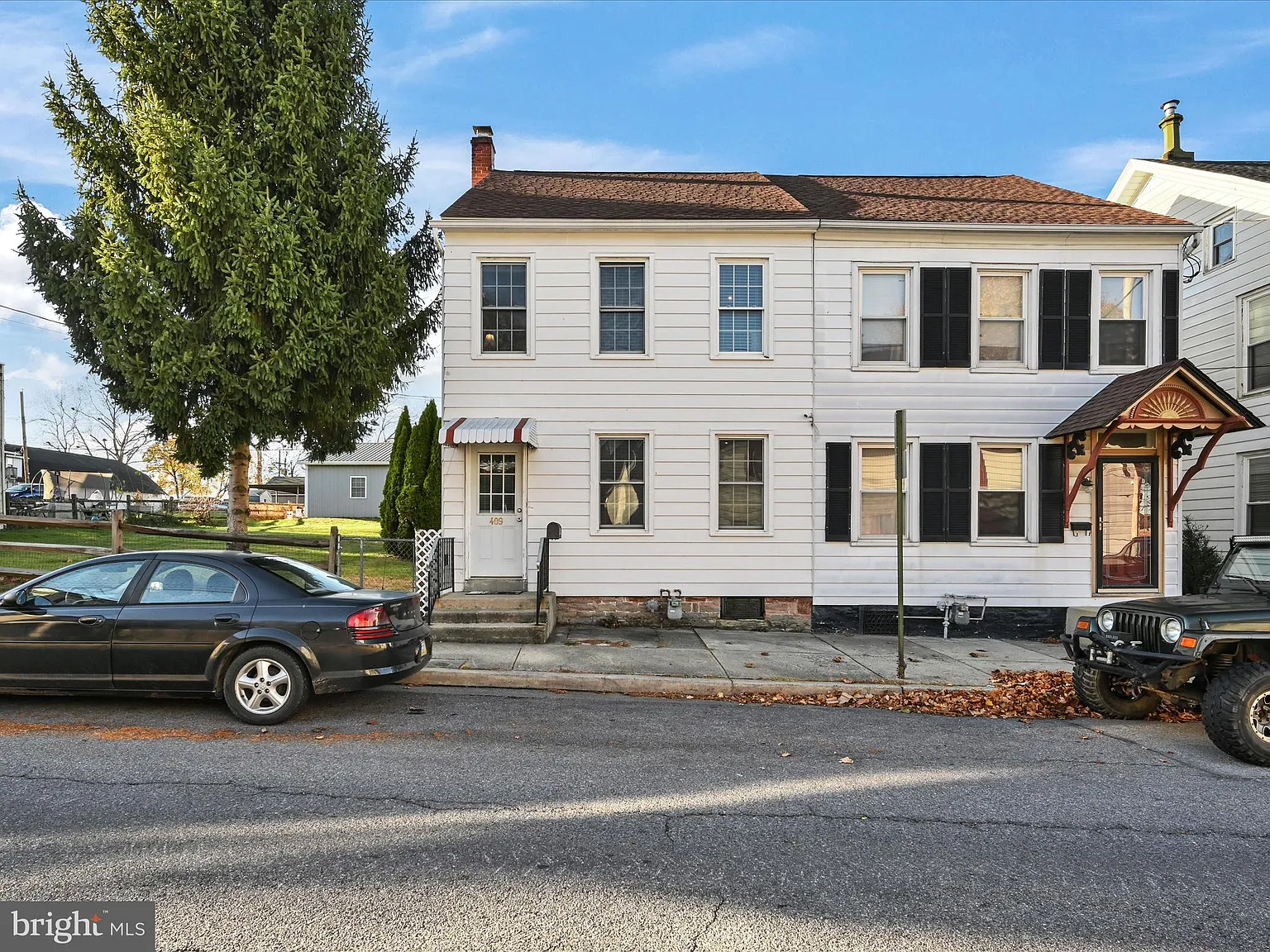409 W Walnut St photo 1