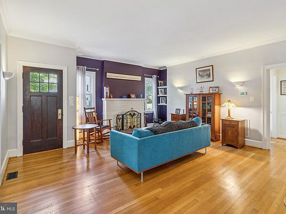 5th image of 206 Park Dr