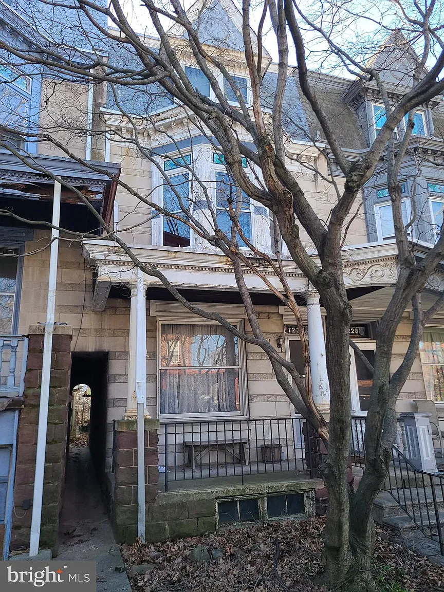1230 Eckert Ave photo 1