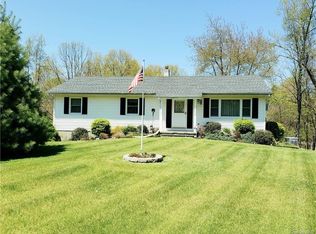 8 Schoonmaker Dr, Plattekill, NY 12525