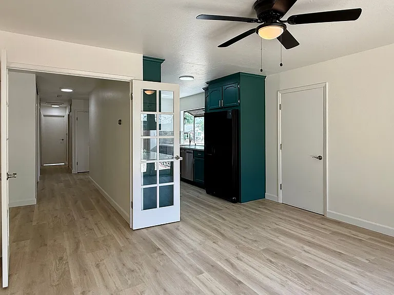 390 Howard Dr — Photo 6