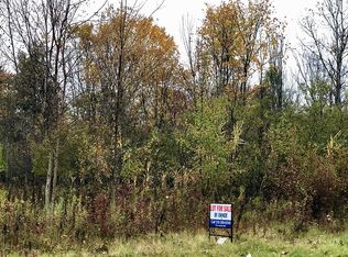 63 Parke Ln, Grosse Ile, MI 48138