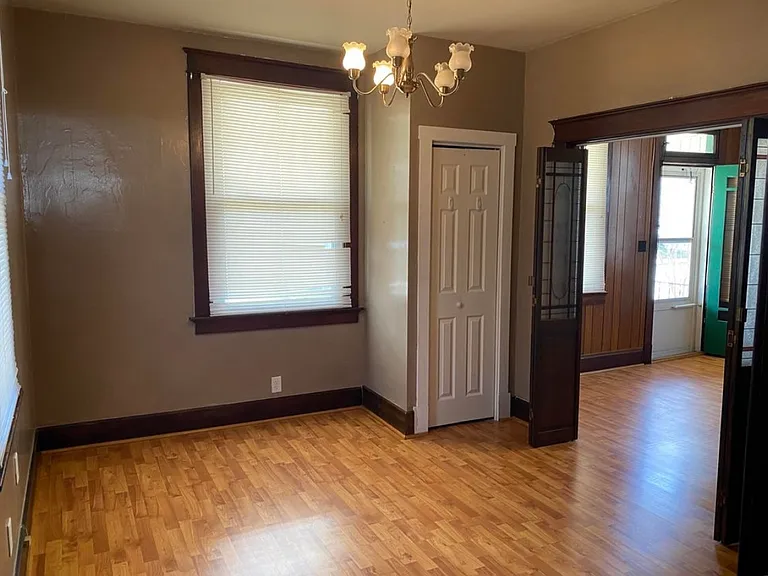 710 Reis Ave — Photo 3