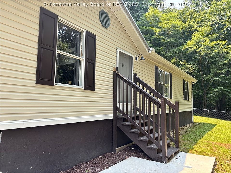 1st image of 1609 Ella South Way