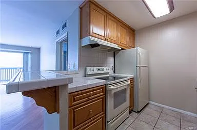 2 bed, 1028 sqft, $3,400 — Photo 3