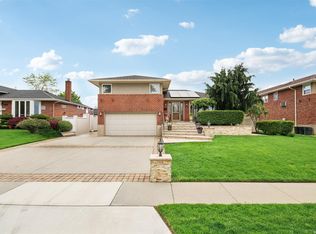 3910 Bayberry Ln, Seaford, NY 11783