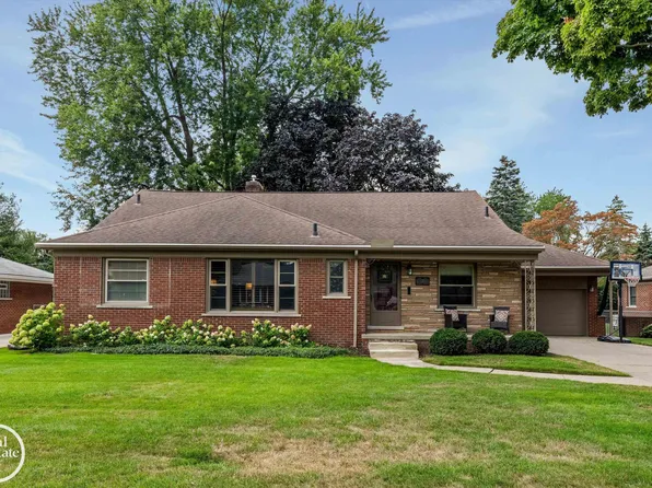 715 S Renaud Rd, Grosse Pointe Woods, MI 48236