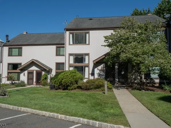 569 Dell Pl BLDG 5 #69, Stanhope Boro, NJ 07874