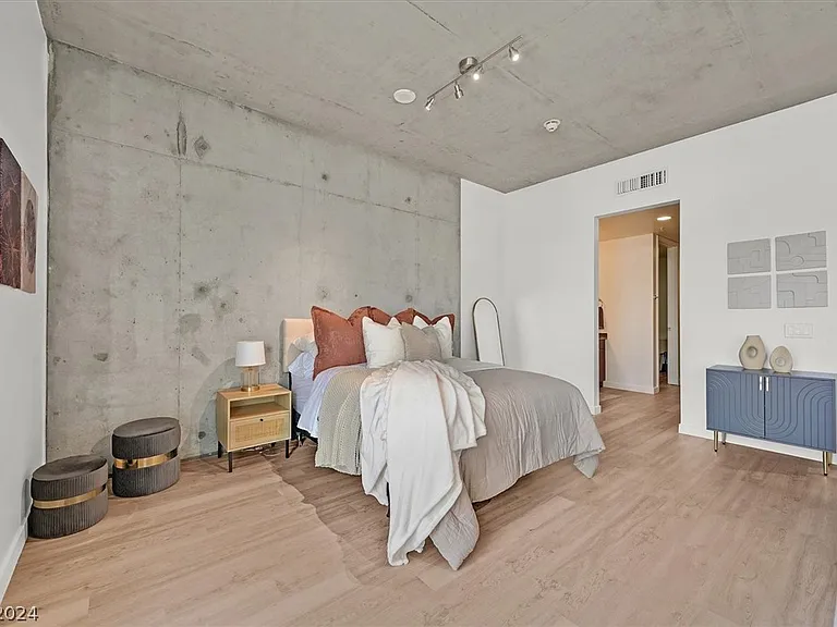 353 E Bonneville Ave #303 — Photo 14
