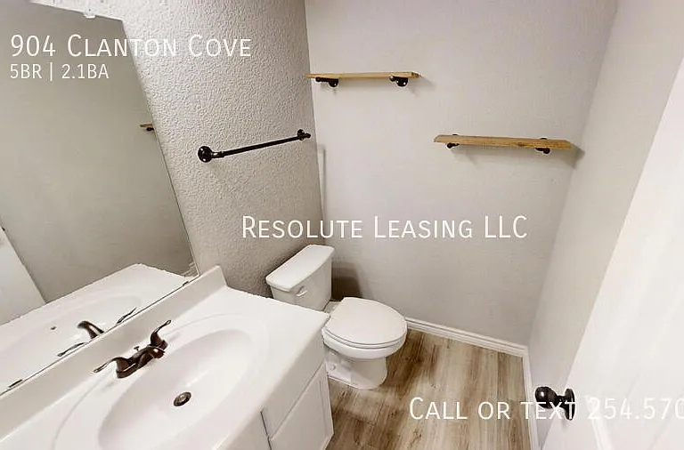 904 Clanton Cv — Photo 21