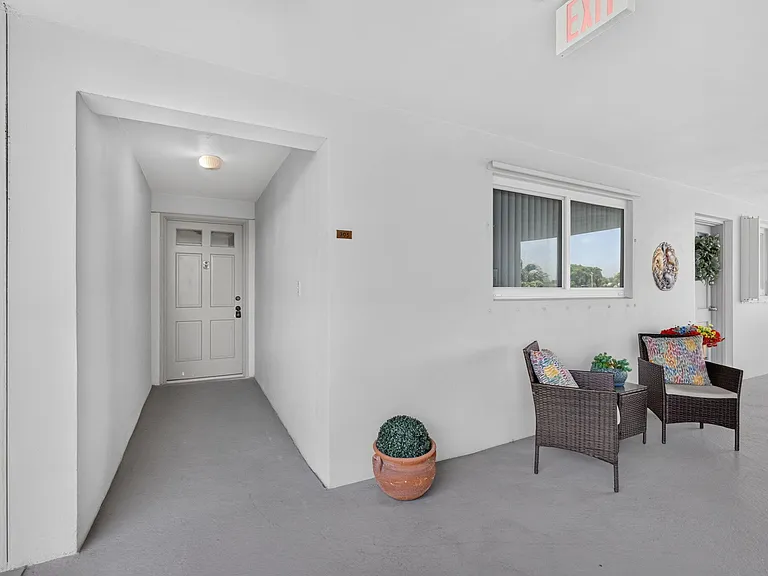 52 Yacht Club Dr #305 — Photo 37