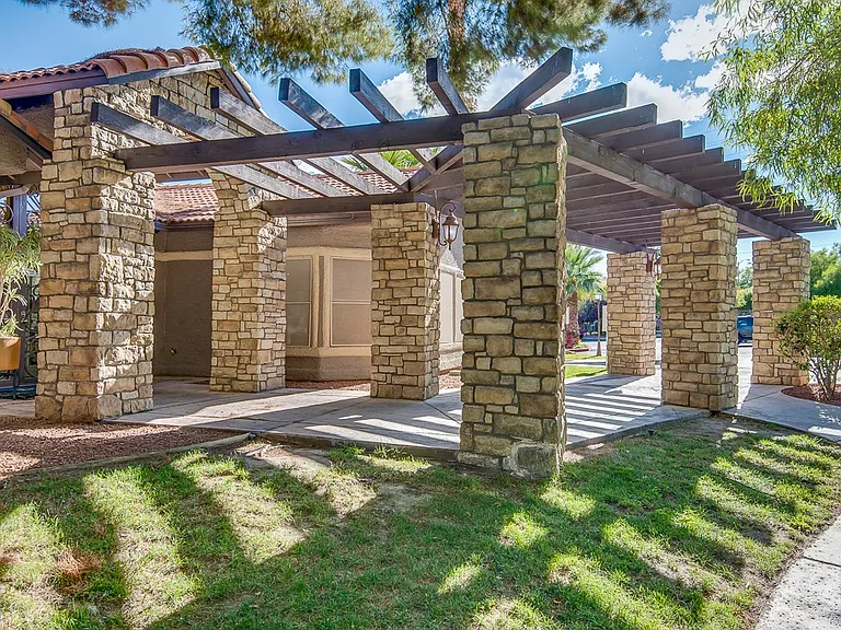 2750 S Durango Dr — Photo 28