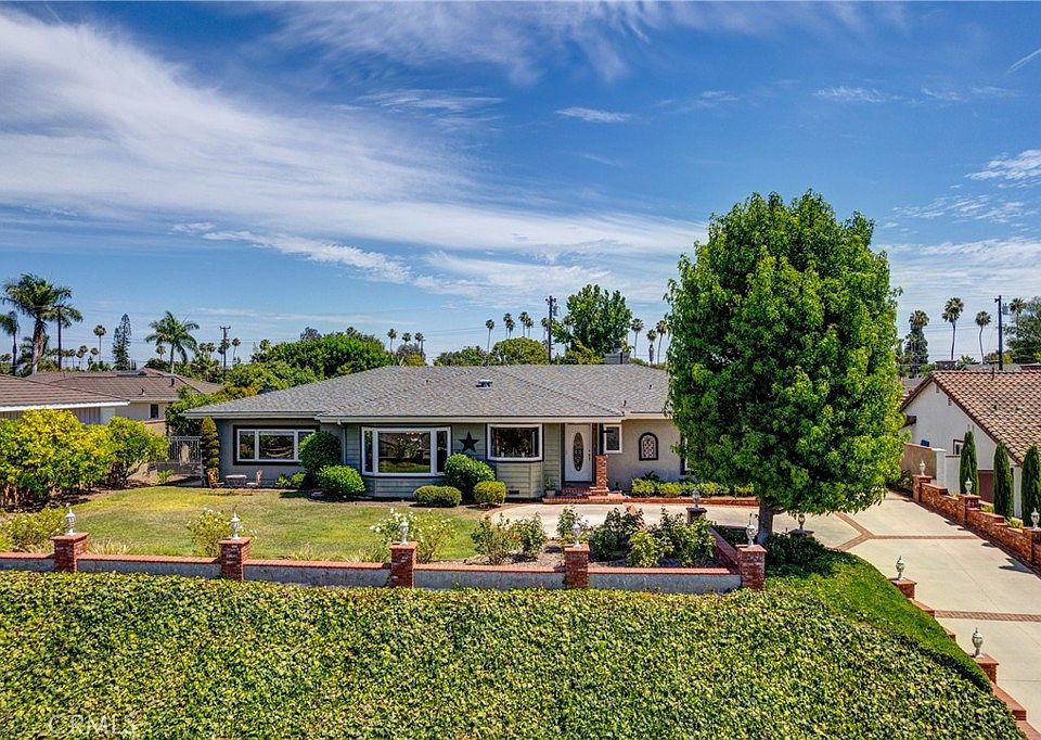 1st image of 344 Las Riendas Dr