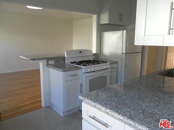 5th image of 10640 Whipple St