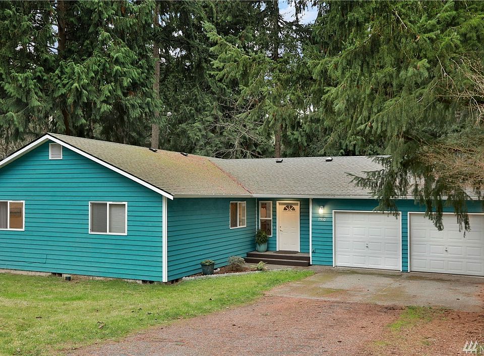 Front of home with new exterior paint.