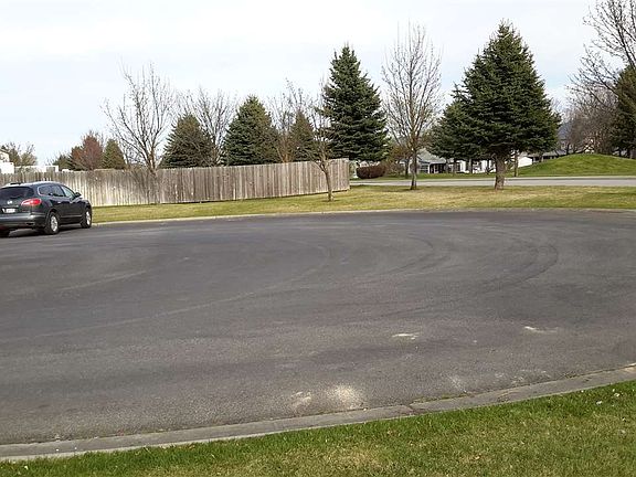 3rd image of 1901 N Harmony Ln
