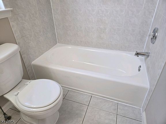 3rd image of 428 S 5th St