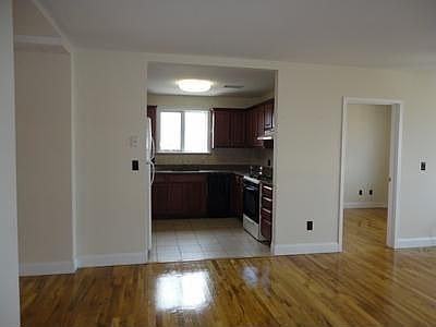 5th image of 586 President St APT 3D
