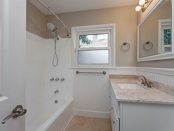 2nd image of 3105 Evelyn St