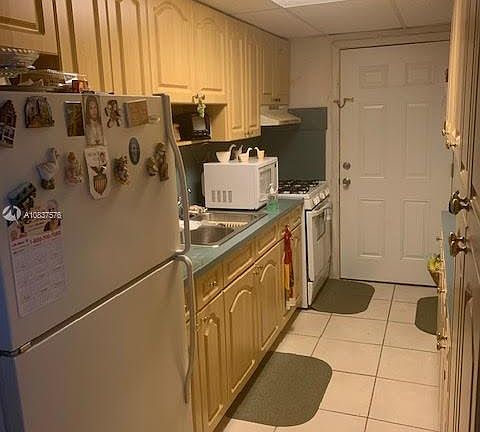 5th image of 100 NE 203rd Ter APT 6-F