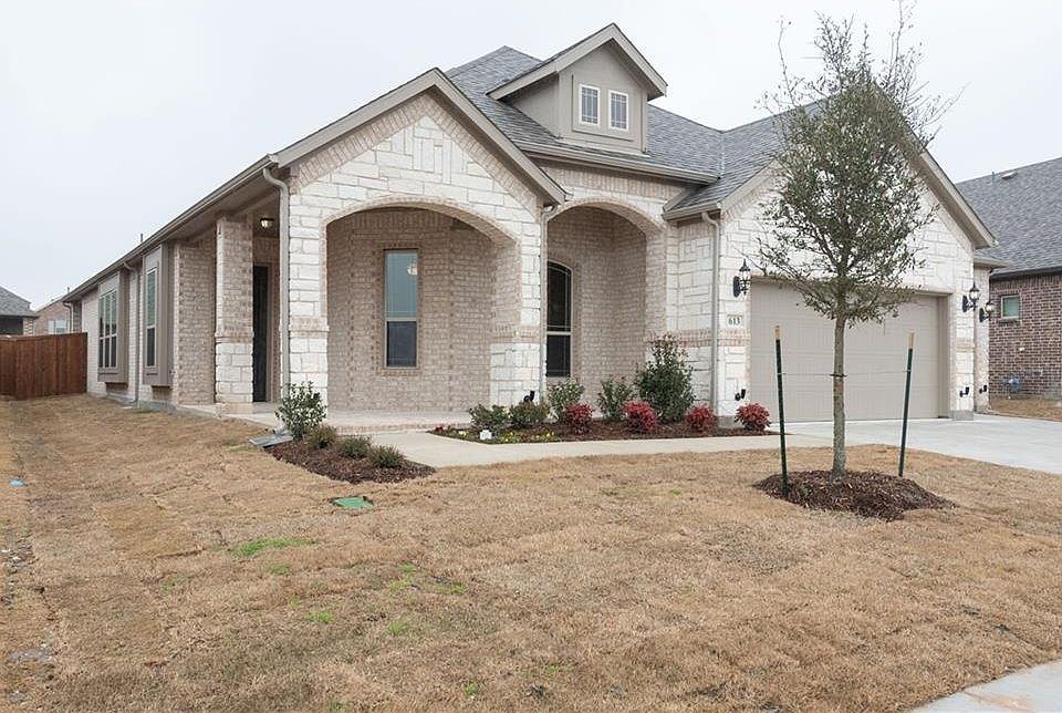 1st image of 613 Brook Dr