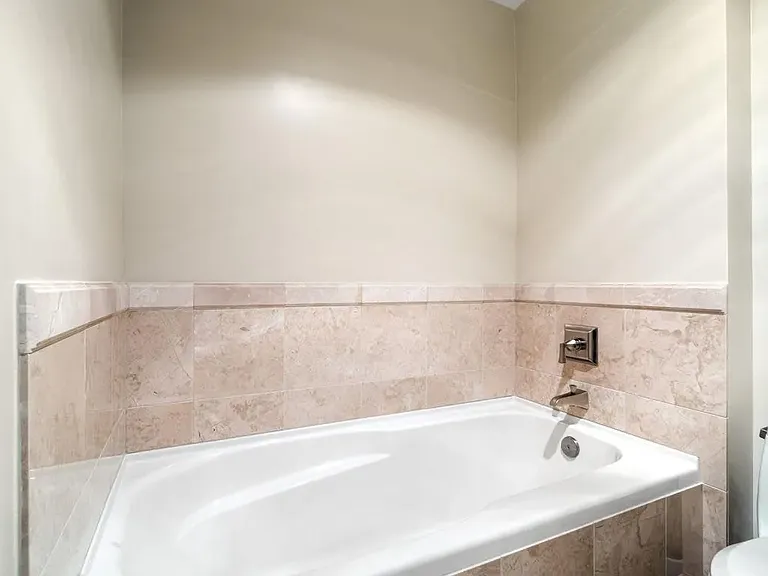 700 W East St #1502 — Photo 21