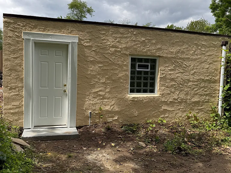 507 E Washington Ln — Photo 34