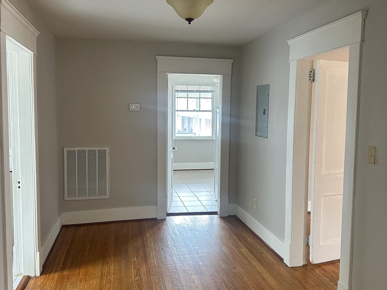2 bed, 1200 sqft, $1,350 — Photo 2