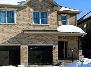 1032 Marconi Ave, Ottawa, ON K2W0C8