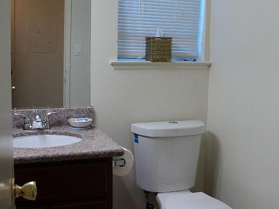 4th image of 970 Clyde Ave APT 3