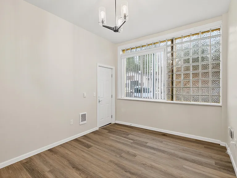 310 E Main St #3 — Photo 9