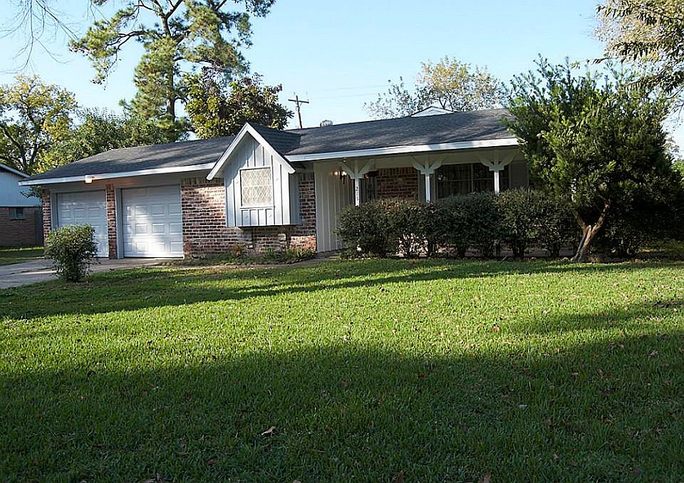 1st image of 215 Southbrook Cir