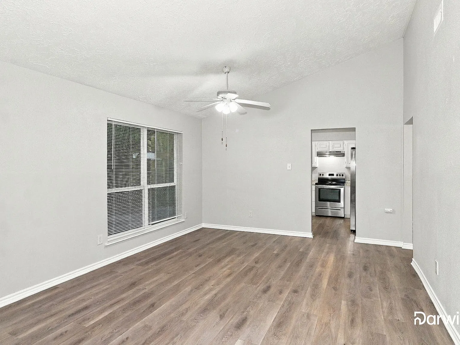 3 bed, 2.0 bath, 1196 sqft, $1,605 — Photo 4
