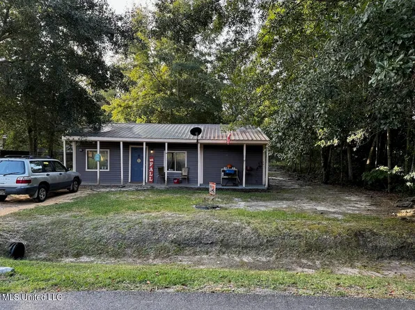 113 8th St, Long Beach, MS 39560