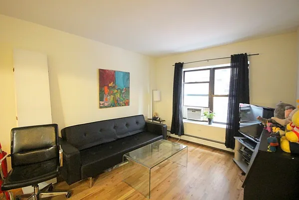 Rented by Compass | media 26