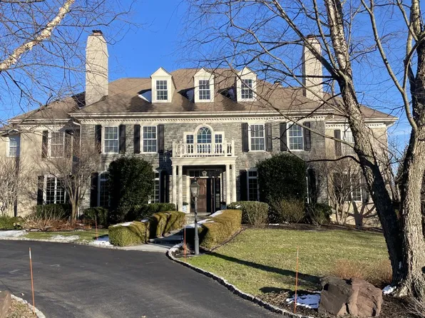 104 Hidden Pond Dr, Chadds Ford, PA 19317