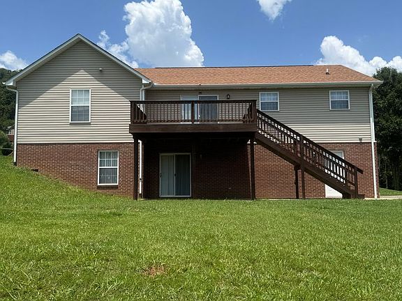 3rd image of 2032 Bill Hicks Dr