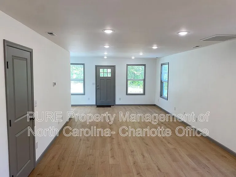 12025 Platon Ave — Photo 4
