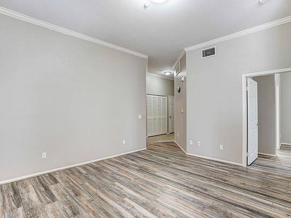 4th image of 3820 Elijah Ct #102