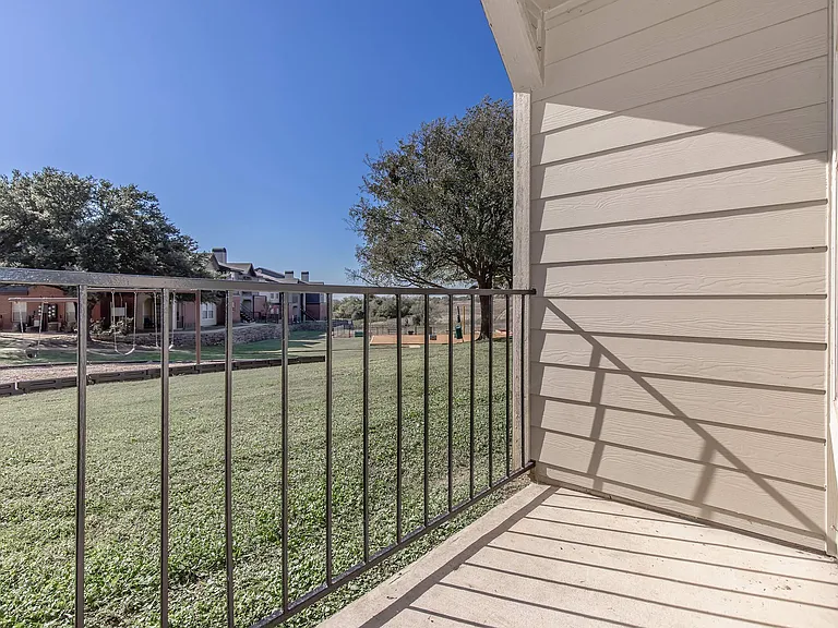 Eagle's Point Apartments — Photo 54