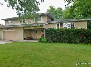 33065 N Battershall Rd, Grayslake, IL 60030