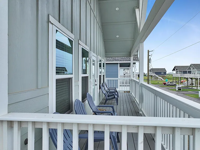 1049 Sunset Cir W — Photo 12
