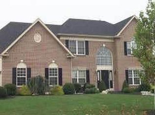 124 Raven Hollow Dr, North Wales, PA 19454