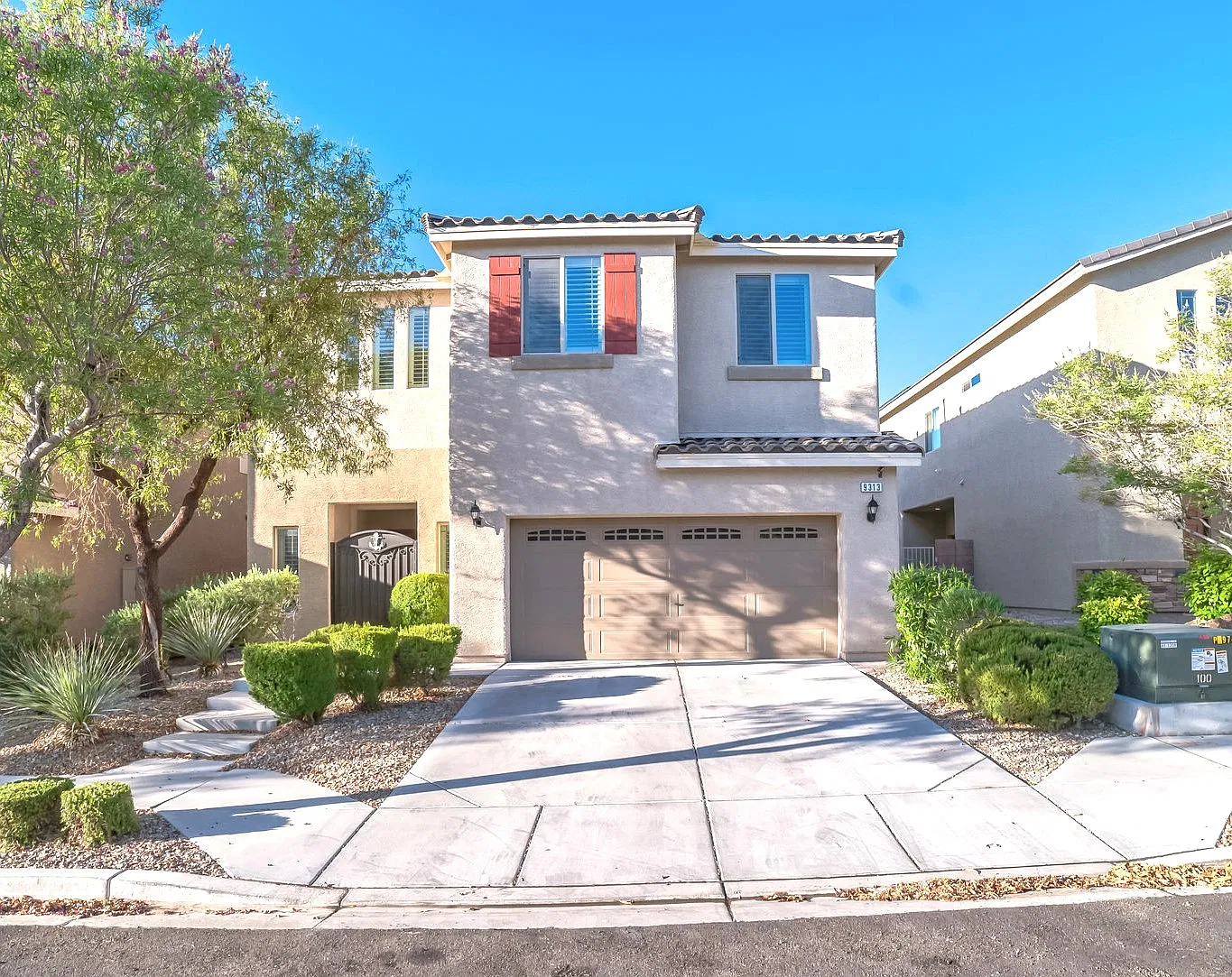 4 bed, 2.5 bath, 2289 sqft, $2,450 — Photo 1