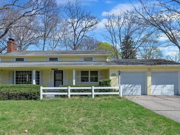 4738 Nakoma Dr, Okemos, MI 48864