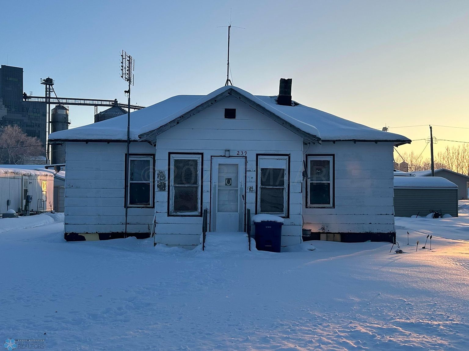 239 2nd St, Wyndmere, ND 58081 Zillow