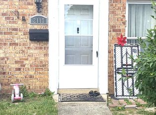 2117 Ferguson Pl, Herndon, VA 20170