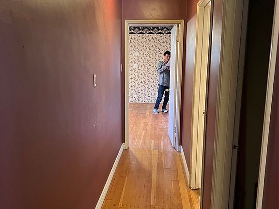4th image of 933 N 2nd Ave #2